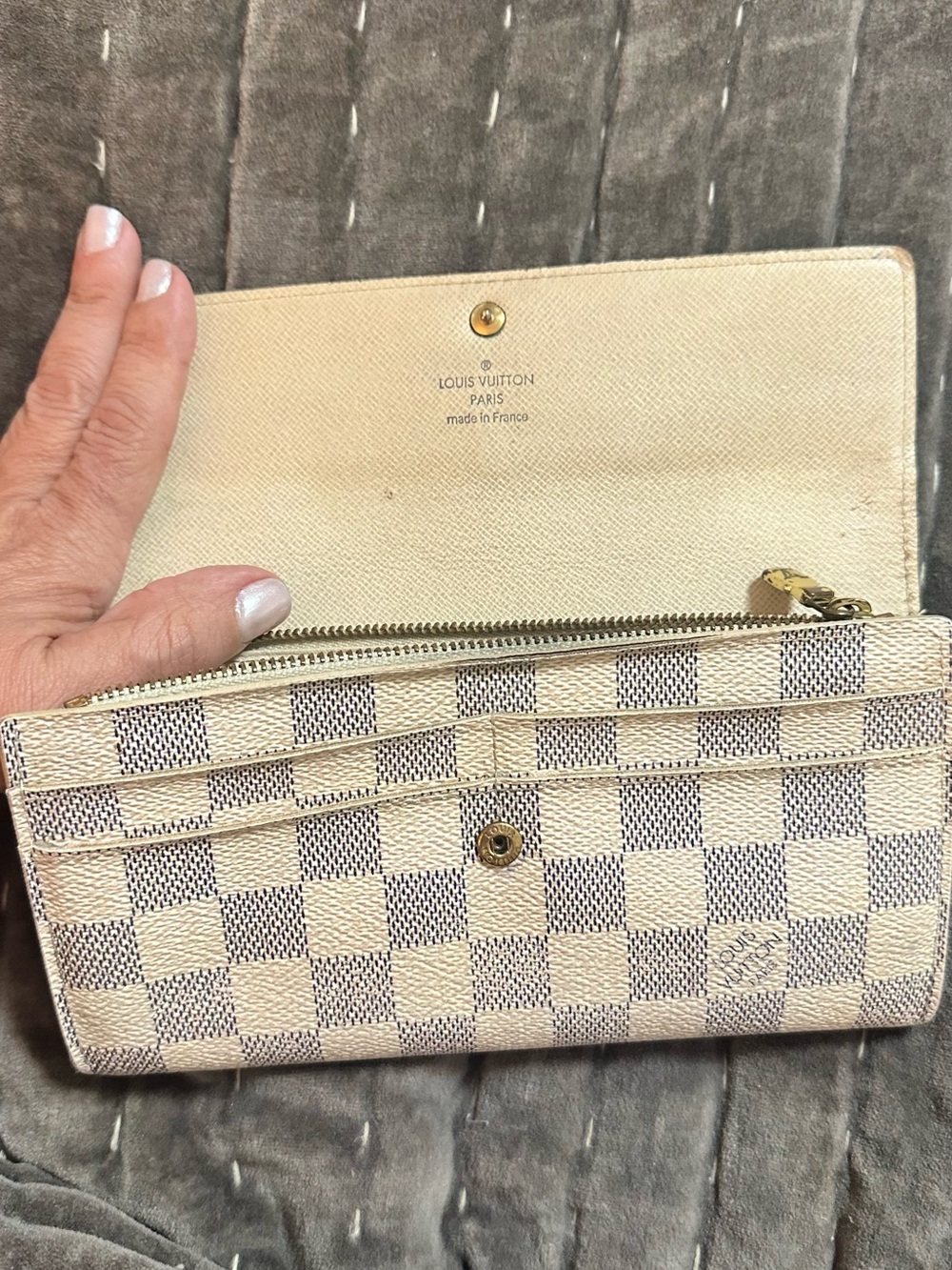 Authentic Louis Vuitton Damier Azur Sarah Wallet - Mint Condition - Picture 2 of 16
